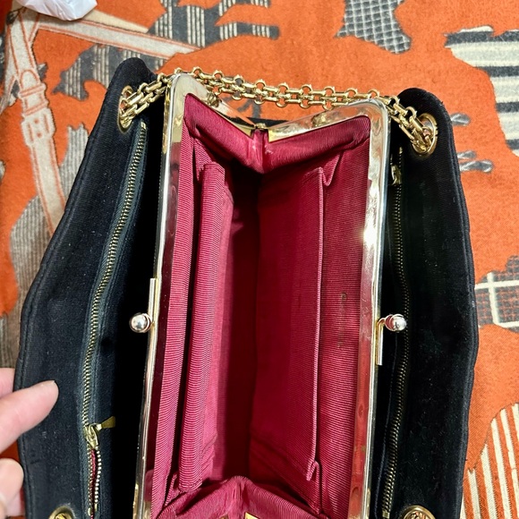 CHANEL ❤️🌟 CIRCA 1960s COLLECTION PIECE KISS-LOCK JERSEY CHEVRON VINTAGE BAG ⭐️ - Picture 9 of 16